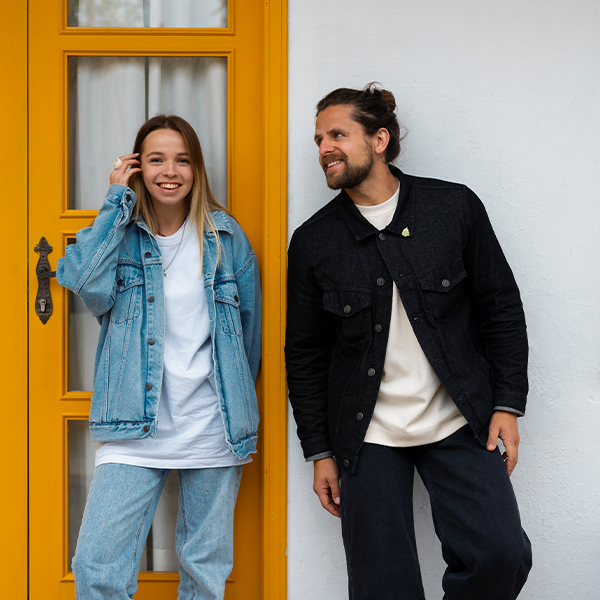 How to Style Classic Jeans for Men and Women